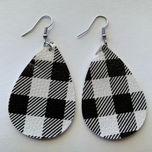 ‼️5/$20 Faux Leather Dangle earrings Plaid
